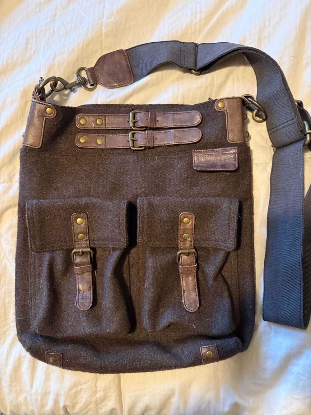 Sundance Women’s Crossbody Bag in Dark Brown